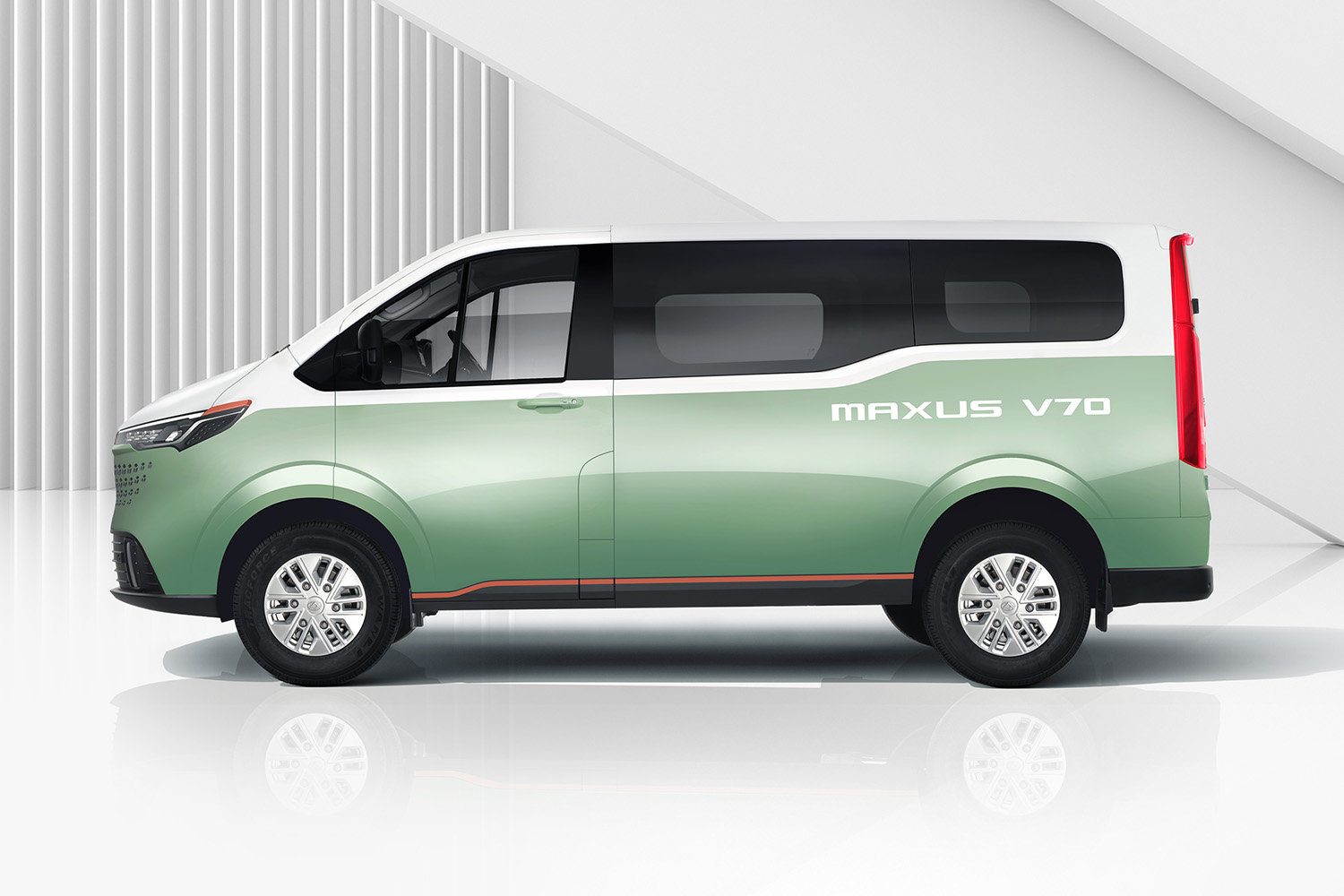 上汽大通MAXUS V70全球首秀亮相，將于2023年初正式上市