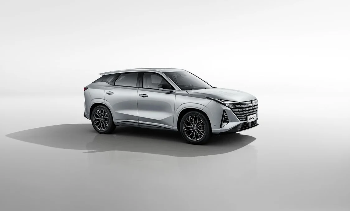 2025款長安UNI-Z上市 燃油版綜合優惠價8.09萬元起/插混版綜合優惠價8.69萬元起