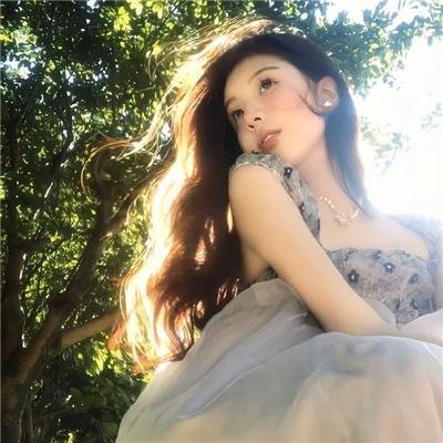 男人转化出机器人铠装